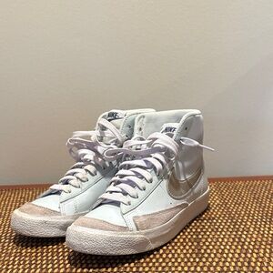 Nike Kids Sneakers White and pink and gold